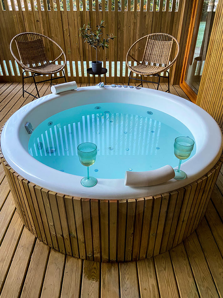 ToutPiscineSpas Puget sur Argens Saint Raphael Frejus Spa Produits Entretien Accessoires spa jacuzzi rond revetement bois